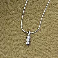 14K White Gold Pendant with 3 Round-Cut Lab-Created Diamonds 0.382 CT.TW - изображение 4