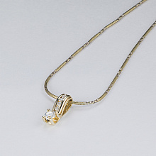 Yellow Gold Pendant with 7 Round-Cut Lab-Created Diamonds 0.641 CT.TW