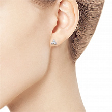 White Gold Earring Studs with 6 Round-Cut Diamonds 0.14 CT.TW