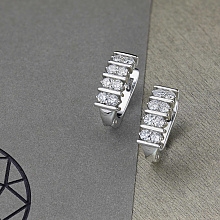 White Gold Earrings with 16 Round-Cut Diamonds 0.62 CT.TW