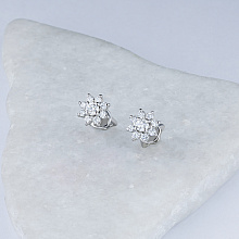 White Gold Earring Studs with 18 Round-Cut Diamonds 0.35 CT.TW